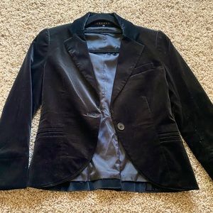 Black theory velvet one-button blazer. EUC